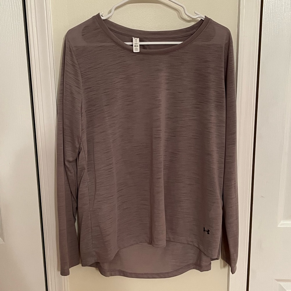 Under Armour heat gear loose fit long sleeve shirt, size large, purple